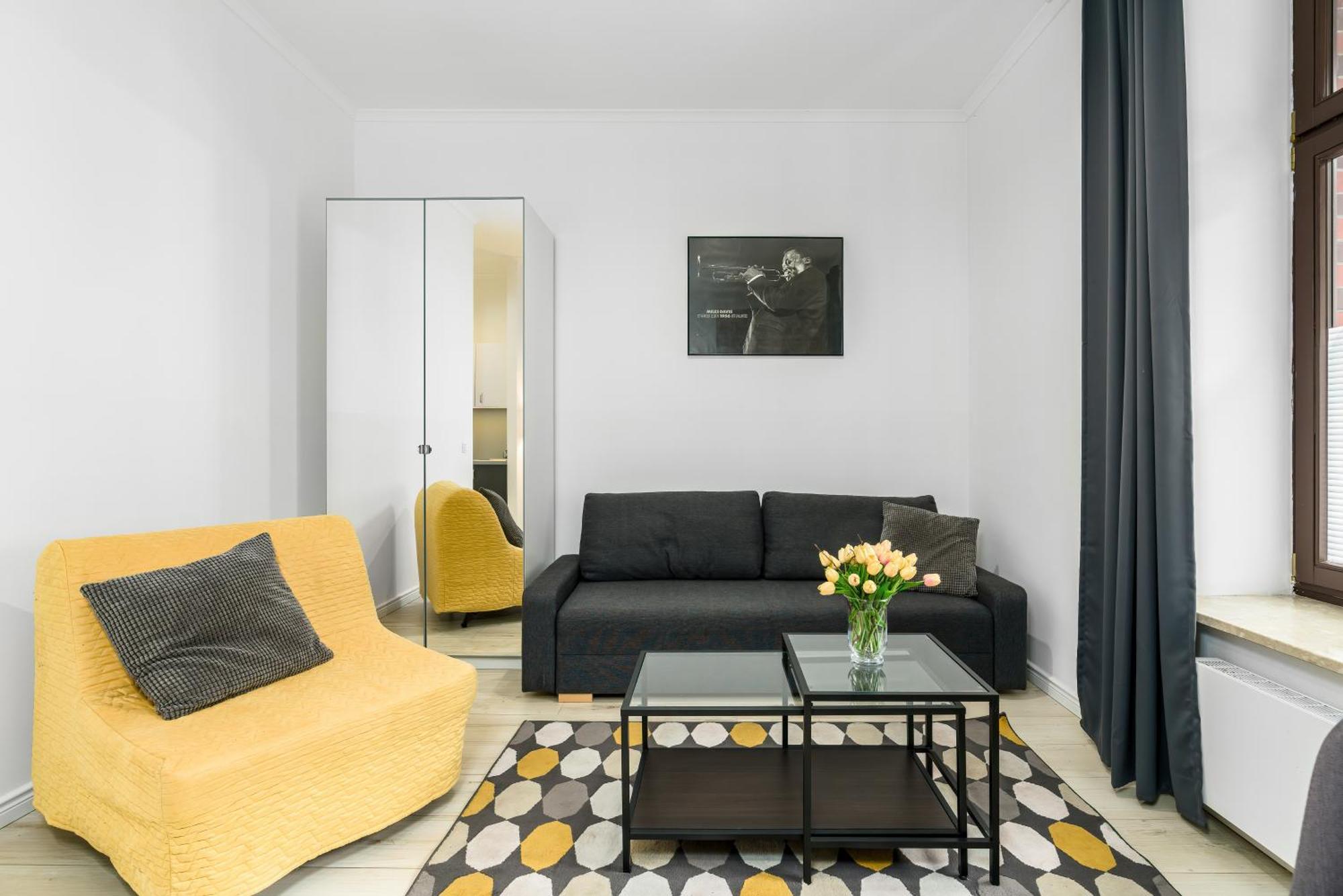 Old Town Swiety Wojciech Street - By Renters Apartment