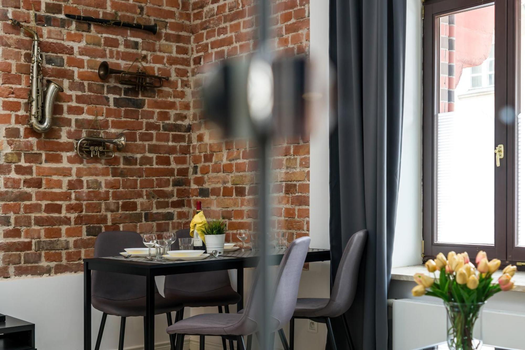 Old Town Swiety Wojciech Street - By Renters